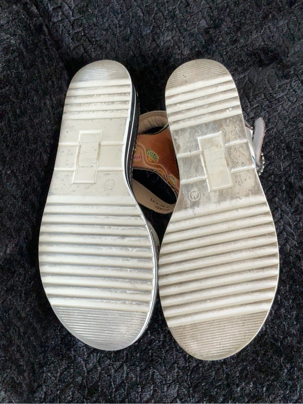 Women's White & Tan Floral Platform Sandals - Picture 6 of 8